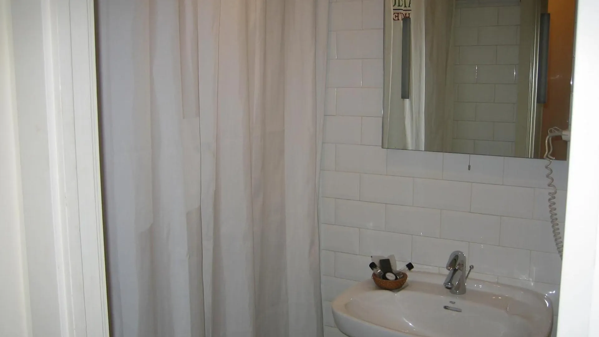Apartment Apartaments Sant Jordi Girona 97 Barcelona Spain